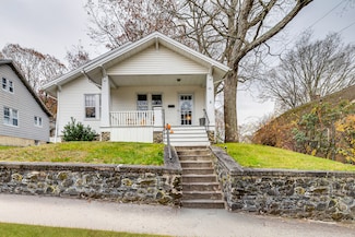 48 Woodbine St, Waterbury, CT 06705