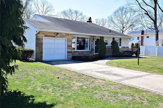 1409 1st St, West Babylon, NY 11704