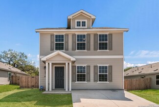 5802 Talking Dr, von Ormy, TX 78073