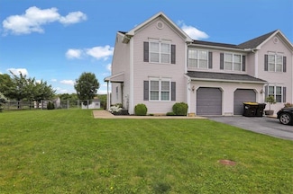 37 N Calais Dr, Reading, PA 19605
