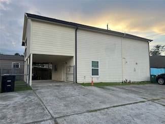 6943 Narcissus St, Houston, TX 77087