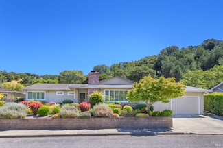 5 Crescent Cir, Fairfax, CA 94930
