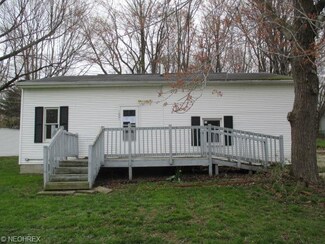 1001 Crestline Dr, Akron, OH 44312