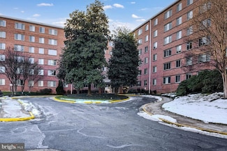 3000 Spout Run Pkwy Unit B507, Arlington, VA 22201