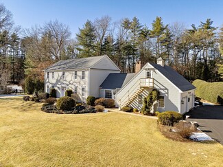 8 Deepwood Dr, Wilbraham, MA 01095