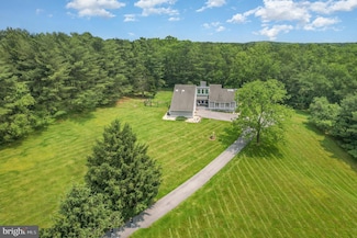 16222 Hampton Rd, Hamilton, VA 20158
