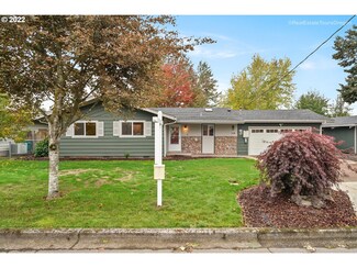 114 E 8th St, Newberg, OR 97132