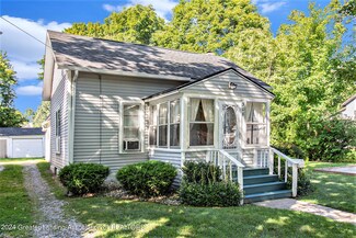 308 E Lincoln St, Grand Ledge, MI 48837