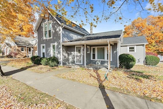 202 E Waterford St, Wakarusa, IN 46573