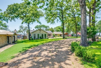 105 Causeway Ct, Gun Barrel City, TX 75156