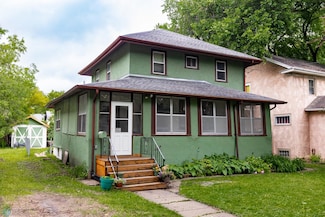1205 11th St S, Fargo, ND 58103