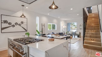 3154 Curts Ave, Los Angeles, CA 90034