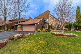 15 Shire Dr S, East Amherst, NY 14051