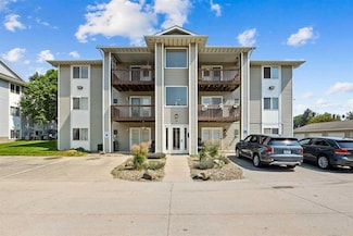 130 Shannon Dr Unit 12, North Liberty, IA 52317