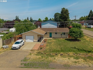 180 E 4th St, Newberg, OR 97132