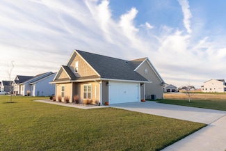 711 W 6th St, Janesville, IA 50647