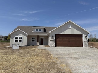 N1737 Red Cardinal Dr, Greenville, WI 54942