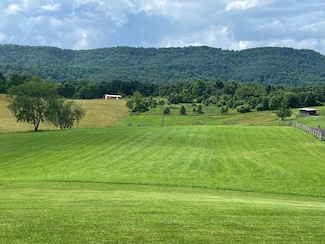 192 Cherry Hill Ln, Lewisburg, WV 24901