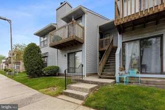 303 Coventry Ct, West Deptford, NJ 08051