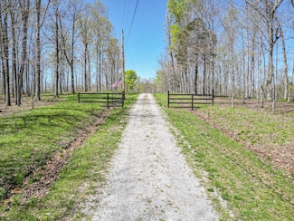 317 Highway 100, Centerville, TN 37033