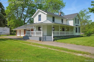 5388 Potter Rd, Burton, MI 48509