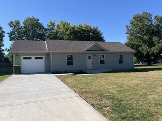230 Indiana Ave, Oak Grove, KY 42262