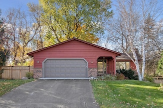 19139 Maple Leaf Dr, Eden Prairie, MN 55346