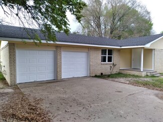 406 E Houston St, Dayton, TX 77535