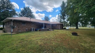 1009 Sycamore St, Lockwood, MO 65682