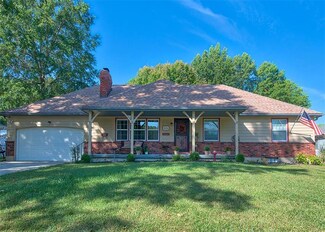 4924 S Grand Ave, Independence, MO 64055