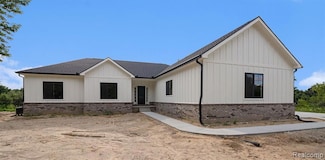 1615 Frech Ln, Howell, MI 48843