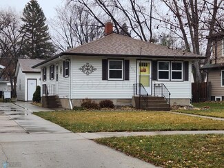 1317 3rd St N, Fargo, ND 58102