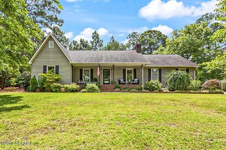 2 Goldenrod Dr, Whispering Pines, NC 28327