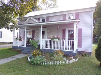 28 Orville St, Glens Falls, NY 12801