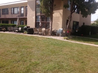 26 King Arthur Ct Unit 4, Northlake, IL 60164