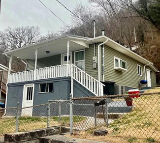 137 Moore St, Hazard, KY 41701