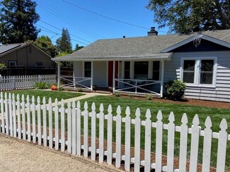 867 Woodland Ave, Menlo Park, CA 94025