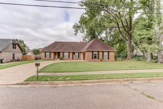 3915 Oak Rd, Memphis, TN 38135