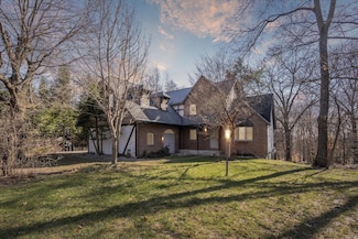66731 Maple Wood Dr, Edwardsburg, MI 49112