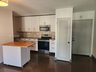 124 NE 19th Ct Unit 206B, Wilton Manors, FL 33305