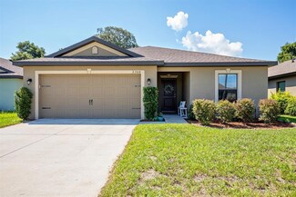 2368 Bexley Dr, Tavares, FL 32778