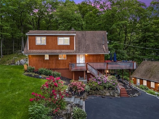 35 Brookside Ave, Putnam Valley, NY 10579