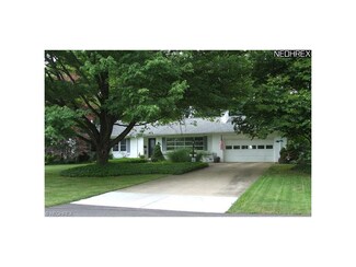 912 Hillcrest Ave SW, North Canton, OH 44720