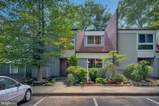 11504 Links Dr, Reston, VA 20190