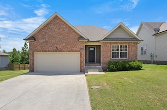 680 White Face Dr, Clarksville, TN 37040