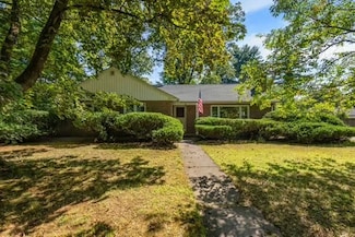 110 Kensington Ave, Westfield, MA 01085