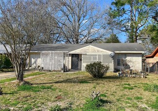 206 W Madison St, Jennings, LA 70546