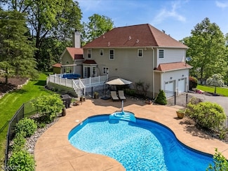 7 Schindler Dr, Sparta, NJ 07871