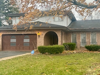 2939 E Hickory Ln, Crete, IL 60417