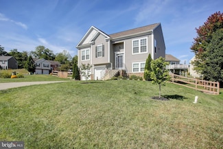 11405 Cross Fields Dr, Waynesboro, PA 17268